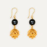 Jupetí Sphere Earrings with a gemstone
