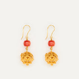 Jupetí Sphere Earrings with a gemstone