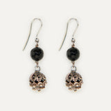 Jupetí Sphere Earrings with a gemstone