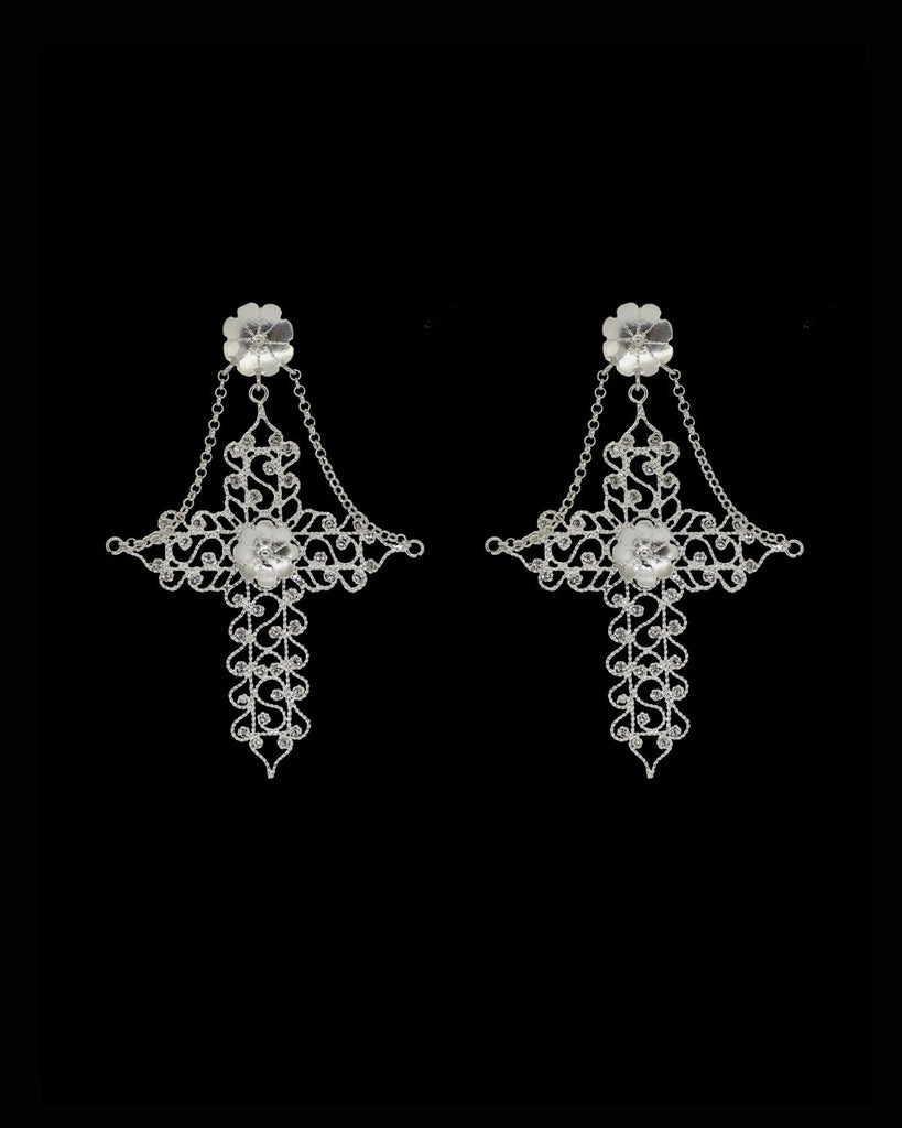 Pendientes de cruz con filigrana, cadena y cristales